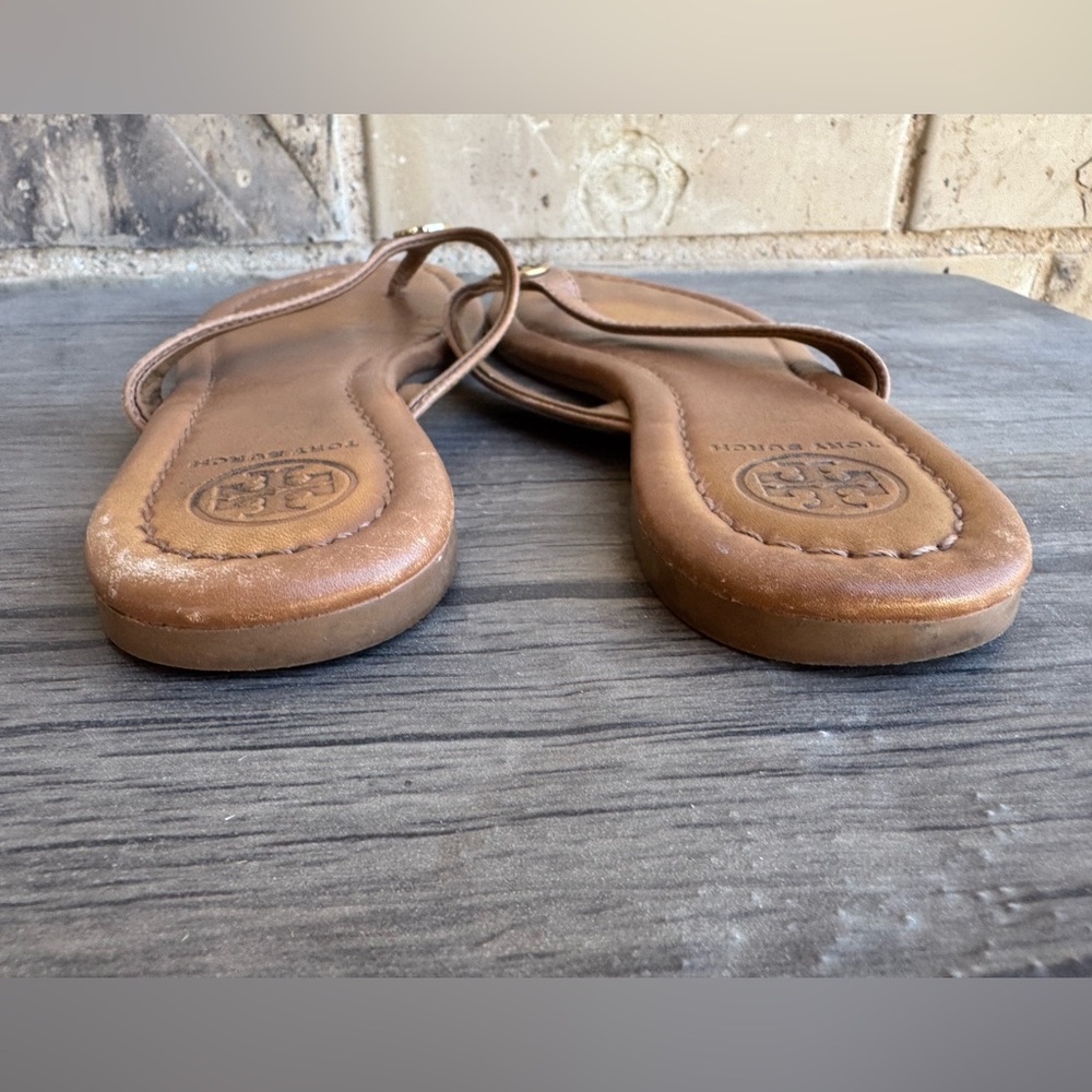 Tory Burch Thor’s Women’s Tan Leather Logo Thong Sandals Size 7 - Picture 5 of 5